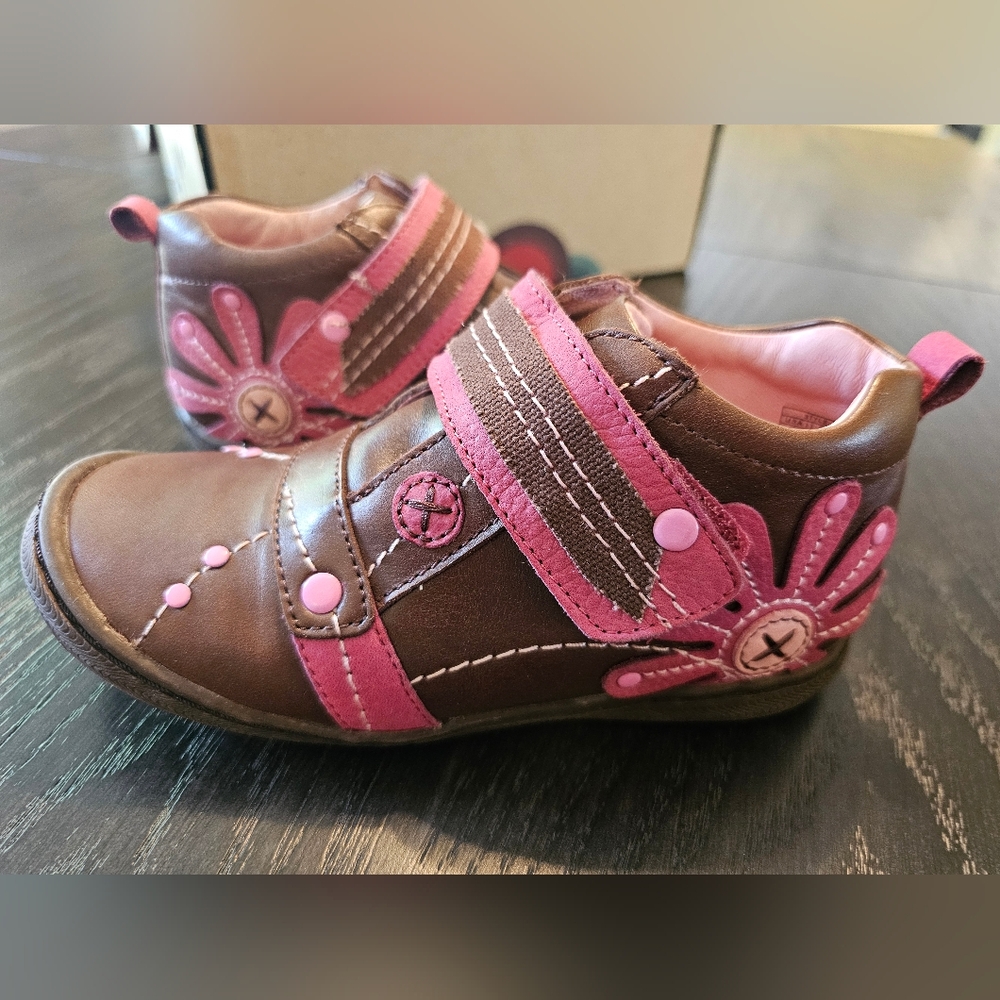 New without tag Umi Girls shoes